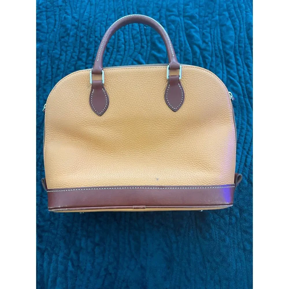 Classic Dooney & Bourke Pebble Grain Zip Satchel Leather Bag
